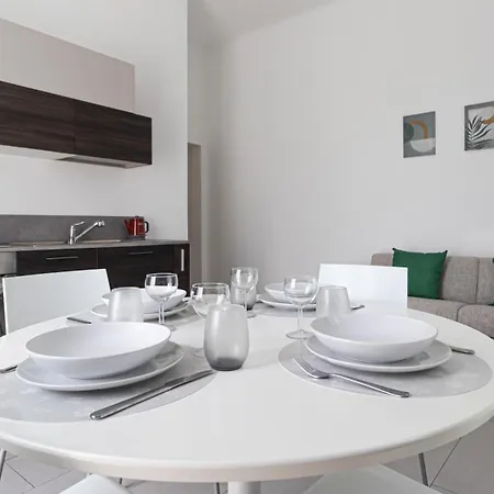 Italianway Easy - Ponti 7 Apartment *